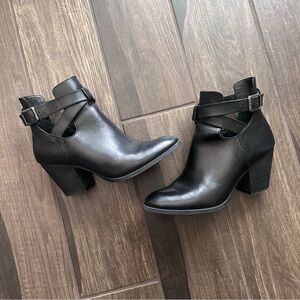 Reba KC Leather Ankle Booties in Black Sz 8.5